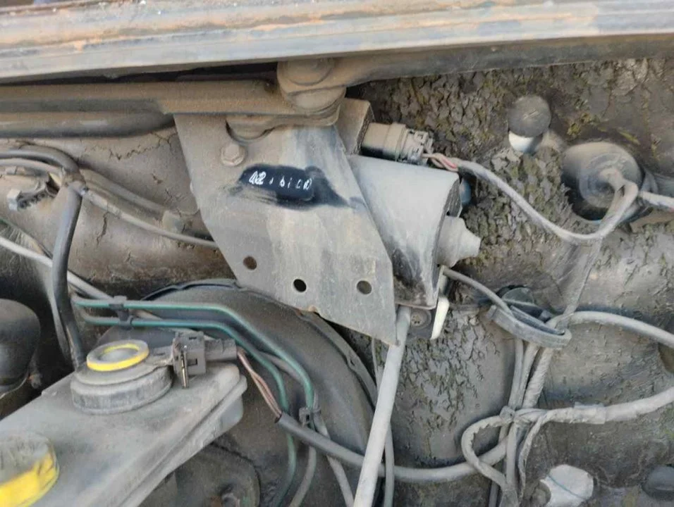 Foto de MOTOR LIMPIA DELANTERO FORD TRANSIT FURGÓN (CY/DY)(1986) 2.5 Diesel (80 CV / 59 KW)
