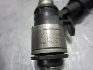Foto de INYECTOR PORSCHE MACAN (95BA) referencia 06L906A06 foto 2