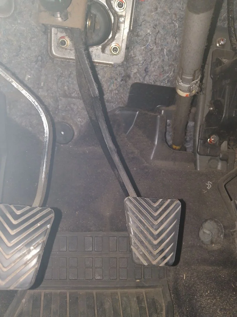 Foto de PEDAL FRENO MITSUBISHI GRANDIS (NA0W) 2.0 DI-D CAT (136 CV / 100 KW)