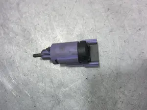 Foto de INTERRUPTOR VOLKSWAGEN GOLF IV BERLINA (1J1)(10.1997) 1.6 16V (105 CV / 77 KW) referencia 1J0945511D foto 1