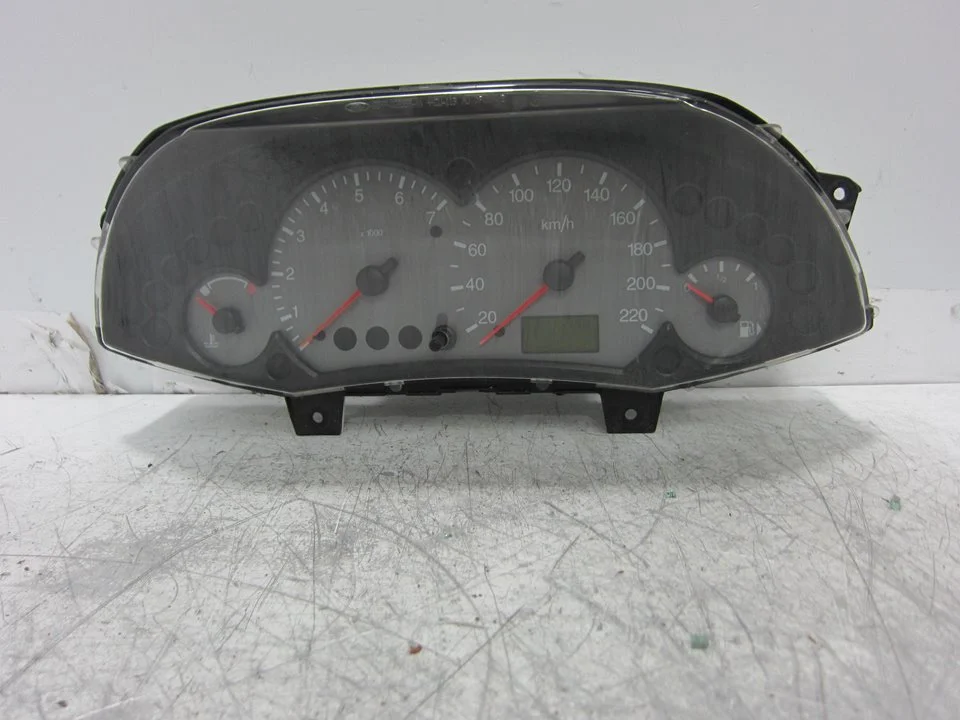Foto de CUADRO INSTRUMENTOS FORD FOCUS BERLINA (CAK) 1.6 16V CAT (101 CV / 74 KW) referencia 98AP10841BC