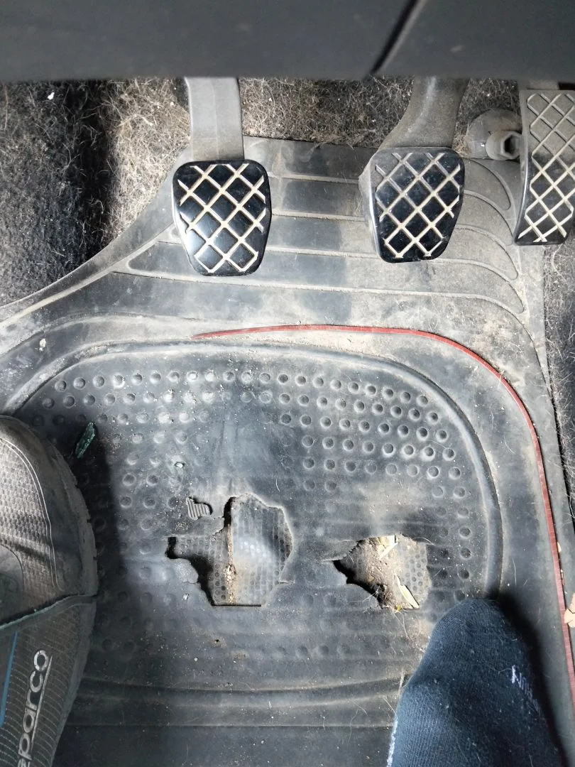 Foto de PEDAL EMBRAGUE SEAT CORDOBA BERLINA (6L2) 1.9 SDI (64 CV / 47 KW)