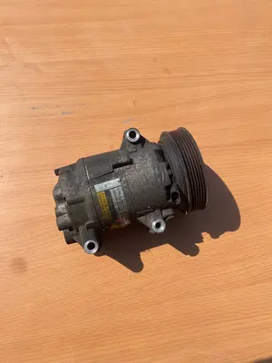 Foto de COMPRESOR AIRE ACONDICIONADO RENAULT MEGANE II BERLINA 5P referencia 8200316164