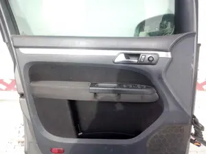 Foto de GUARNECIDO PUERTA DELANTERA IZQUIERDA VOLKSWAGEN TOURAN (1T2) 1.9 TDI (105 CV / 77 KW) foto 2