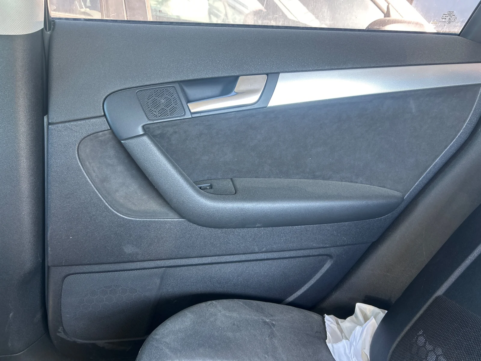 Foto de GUARNECIDO PUERTA TRASERA DERECHA AUDI A3 SPORTBACK (8PA) 2.0 16V TFSI (200 CV / 147 KW) referencia 8P4867304D FKZ