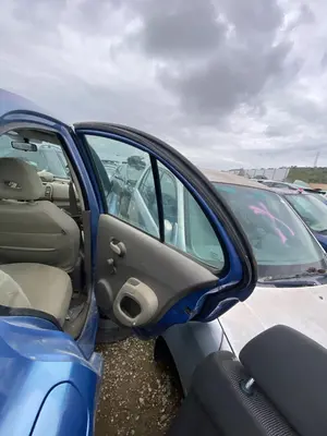 Foto de PUERTA TRASERA DERECHA NISSAN MICRA (K12E) 1.2 CAT (65 CV / 48 KW) foto 2
