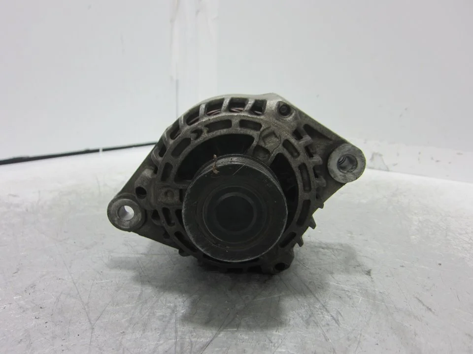 Foto de ALTERNADOR OPEL ASTRA H BERLINA referencia YM13117340