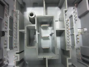 Foto de CAJA RELES / FUSIBLES ALFA ROMEO 147 (190) 1.9 JTD CAT (101 CV / 74 KW) referencia 51742420 foto 4
