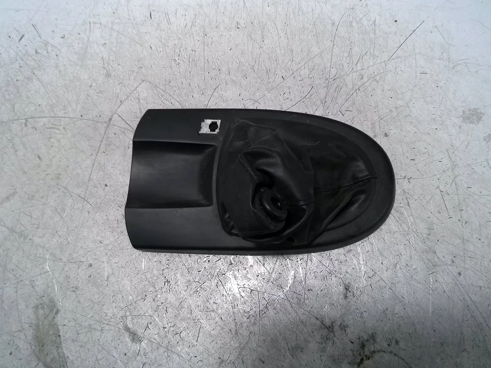 Foto de NO IDENTIFICADO FORD FOCUS BERLINA (CAK) 2.0 16V CAT (131 CV / 96 KW) referencia 2MSXA044H82AAW
