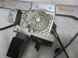 Foto de ELEVALUNAS DELANTERO DERECHO CITROEN C2 1.1 (60 CV / 44 KW) referencia 0206011004 foto 4