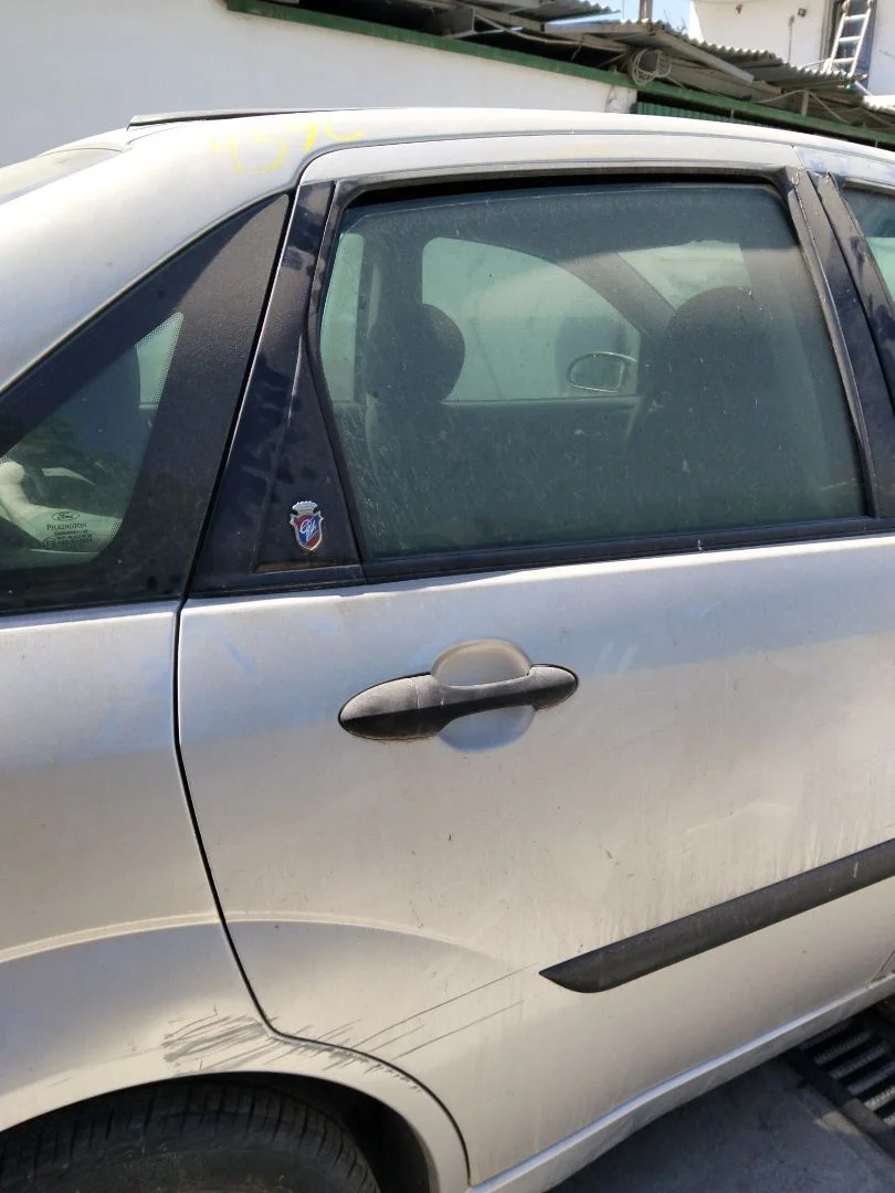 Foto de MANETA EXTERIOR TRASERA DERECHA FORD FOCUS BERLINA (CAK) 1.6 16V CAT (101 CV / 74 KW) referencia 1107182