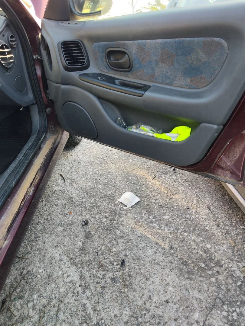 Foto de GUARNECIDO PUERTA DELANTERA DERECHA RENAULT LAGUNA (B56) 2.0 (113 CV / 83 KW)