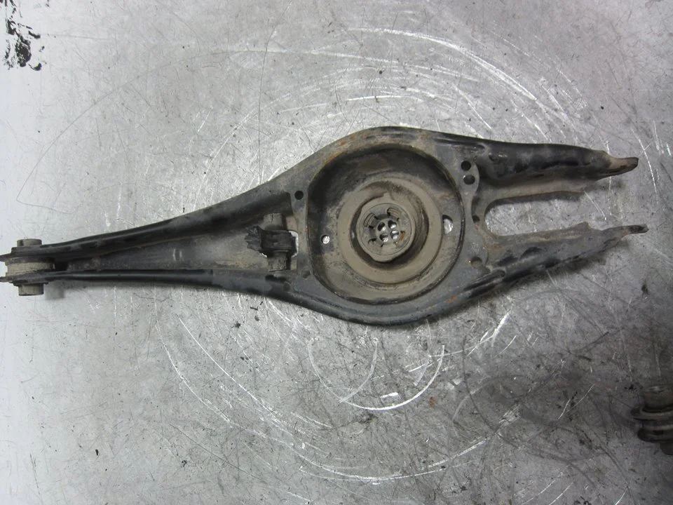 Foto de BRAZO SUSPENSION INFERIOR TRASERO DERECHO VOLKSWAGEN TIGUAN (AD1) 2.0 TDI DPF (239 CV / 176 KW) referencia 3Q0505311E