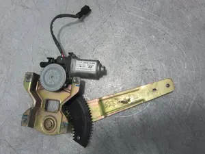 Foto de ELEVALUNAS TRASERO IZQUIERDO HYUNDAI ATOS (EM) 1.1 12V CAT (63 CV / 46 KW) referencia 9881005200 foto 2