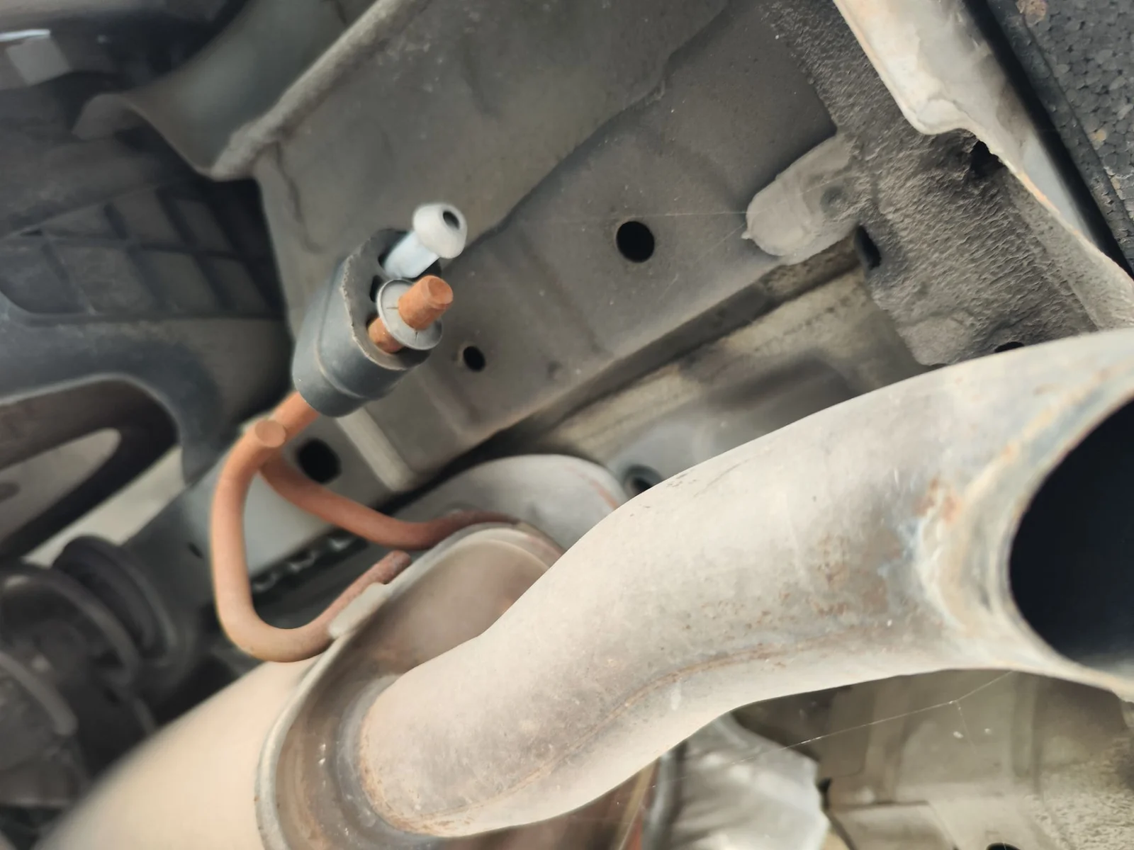 Foto de SILENCIADOR TRASERO OPEL ASTRA H BERLINA 1.7 16V CDTI (110 CV / 81 KW)