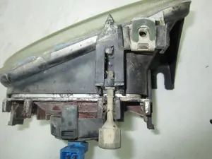 Foto de FARO ANTINIEBLA DERECHO CITROEN SAXO 1.5 Diesel (57 CV / 42 KW) referencia 9618343480 foto 6