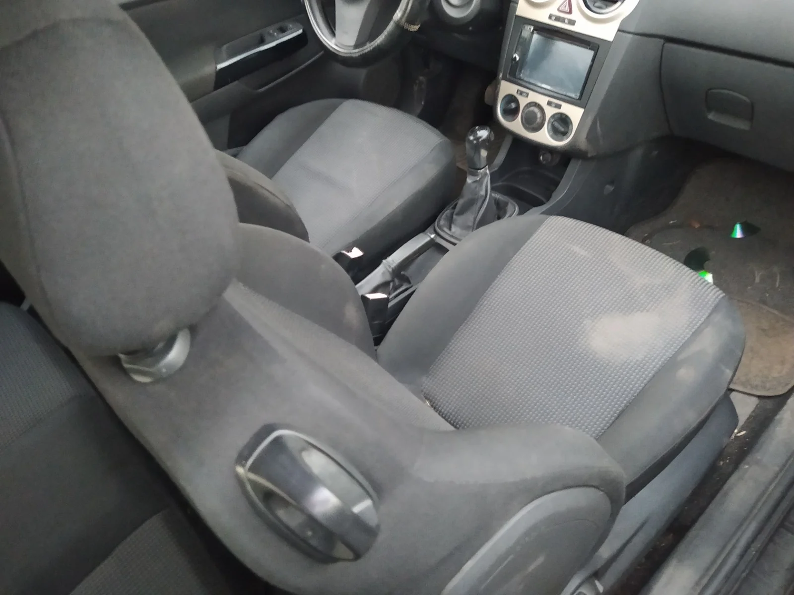 Foto de ASIENTO DELANTERO DERECHO OPEL CORSA D 1.2 16V CAT (Z 12 XEP / LB4) (80 CV / 59 KW)