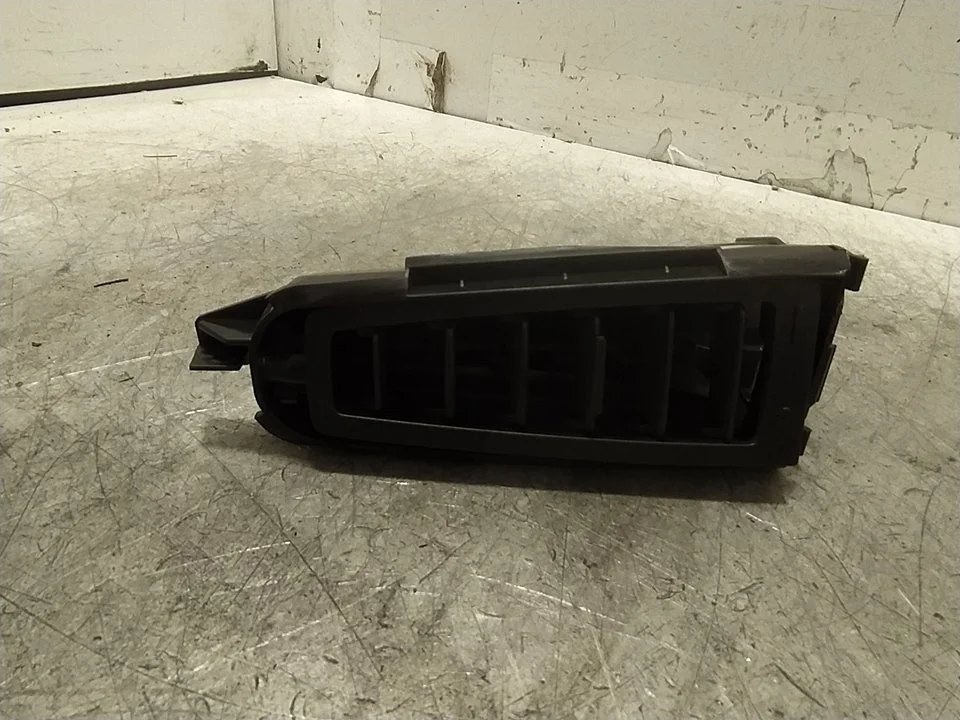 Foto de REJILLA AIREADORA CITROEN C4 PICASSO 1.6 HDi FAP (112 CV / 82 KW) referencia 9657691477