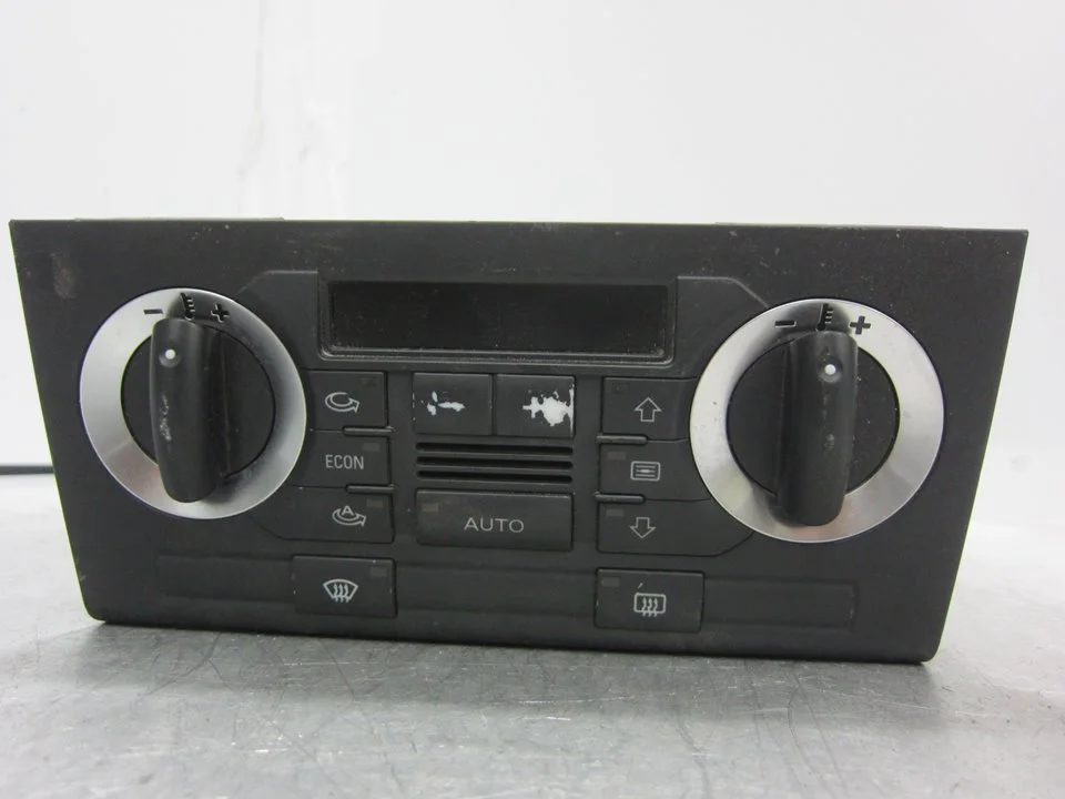 Foto de MANDO CALEFACCION / AIRE ACONDICIONADO AUDI A3 (8P1) 1.9 TDI (105 CV / 77 KW) referencia 8P0820043H