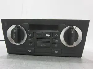 Foto de MANDO CALEFACCION / AIRE ACONDICIONADO AUDI A3 (8P1) 1.9 TDI (105 CV / 77 KW) referencia 8P0820043H foto 1