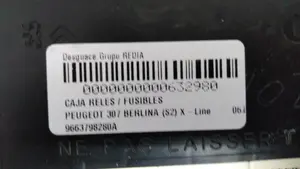 Foto de CAJA RELES / FUSIBLES PEUGEOT 307 BERLINA (S2) 1.6 HDi (109 CV / 80 KW) referencia 9663798280A foto 2