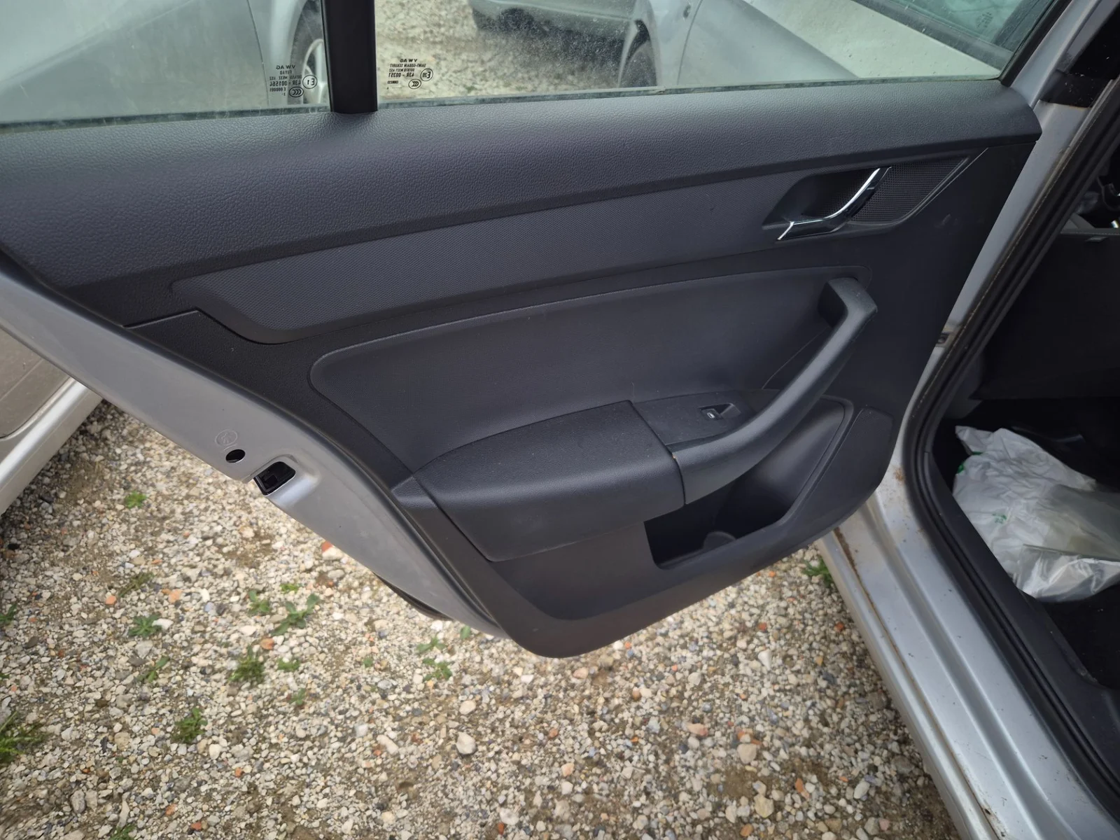 Foto de MANDO ELEVALUNAS TRASERO IZQUIERDO SKODA RAPID (NH) 1.2 8V TSI (86 CV / 63 KW)