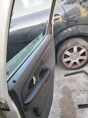 Foto de LUNA TRASERA DERECHA SEAT IBIZA (6K1) 1.9 TDI (90 CV / 66 KW) referencia 6K4845206A