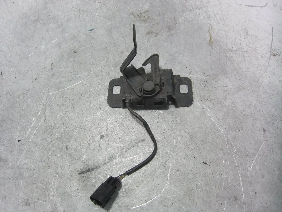Foto de CERRADURA CAPO CHEVROLET AVEO BERLINA 1.3 Diesel CAT (95 CV / 70 KW)