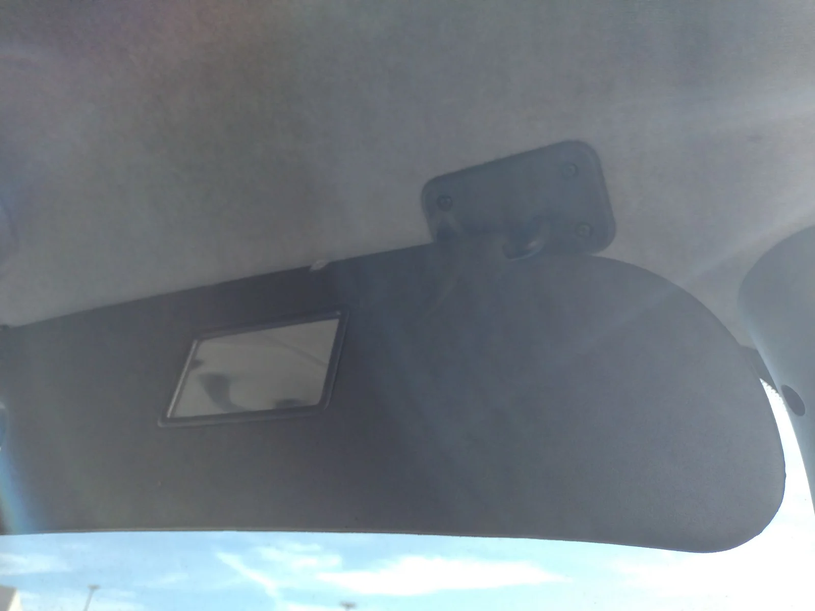 Foto de PARASOL DERECHO IVECO DAILY FURGÓN 2.3 Diesel (97 CV / 71 KW)