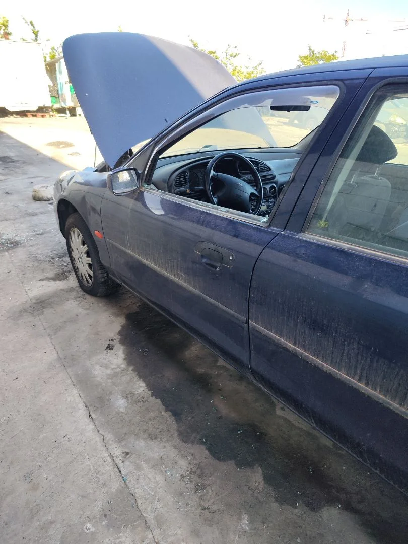 Foto de PUERTA DELANTERA IZQUIERDA FORD MONDEO BERLINA (GD) 1.8 Turbodiesel CAT (90 CV / 66 KW) referencia 1043421