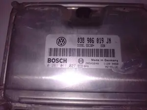 Foto de CENTRALITA MOTOR UCE AUDI A4 AVANT (8E) referencia 038906019JN foto 3