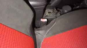 Foto de ENGANCHE CINTURON DELANTERO DERECHO CITROEN C4 COUPE 1.6 HDi CAT (9HY / DV6TED4) (109 CV / 80 KW) referencia B9132AC39
