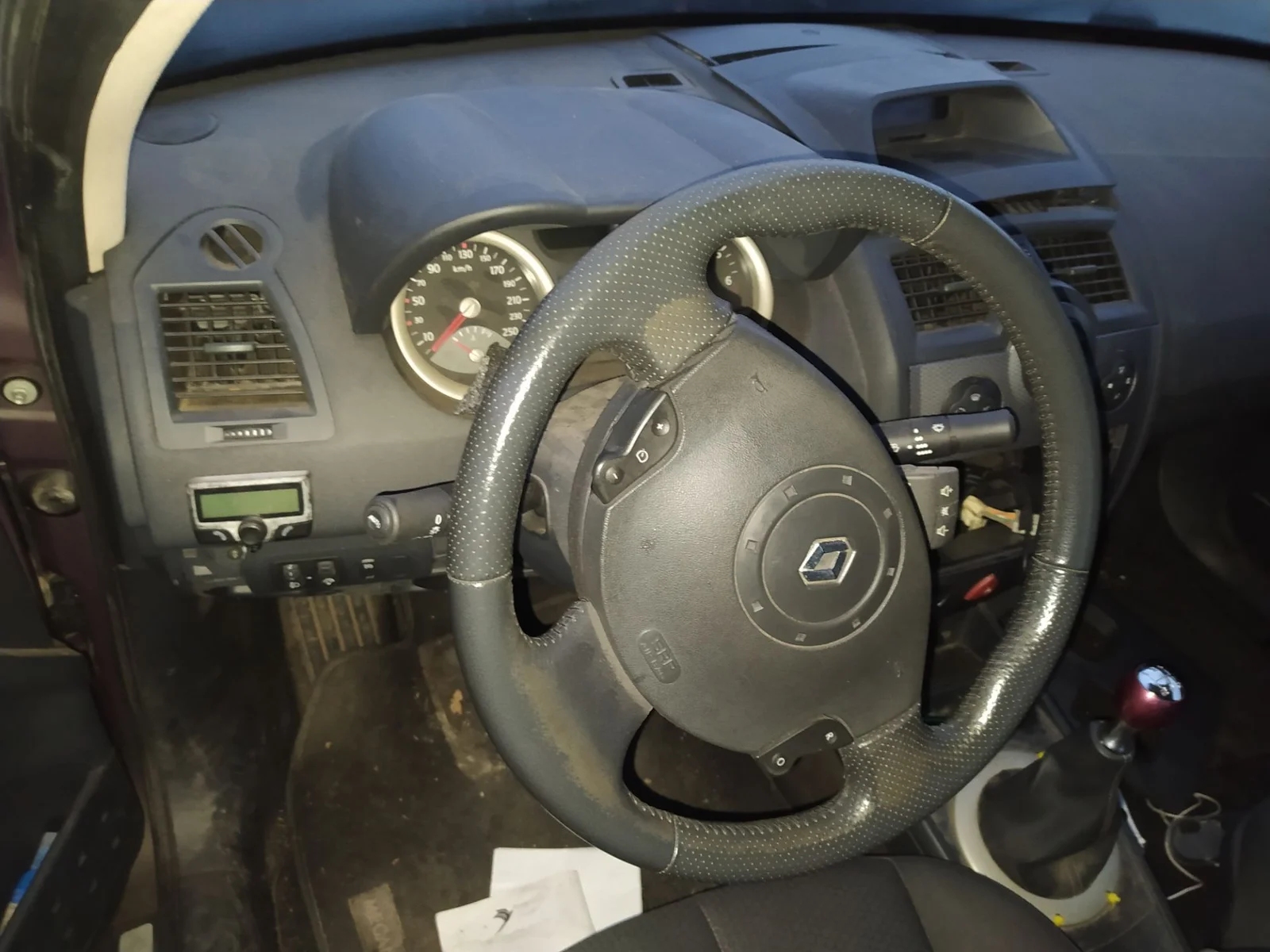 Foto de VOLANTE RENAULT MEGANE II CLASSIC BERLINA 1.6 16V (113 CV / 83 KW) referencia 484005500R