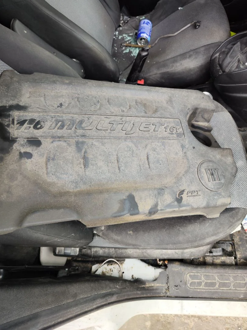 Foto de TAPA MOTOR FIAT II DOBLÒ (263) CARGO 1.6 JTDM 16V CAT (105 CV / 77 KW)