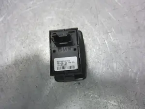 Foto de MANDO ELEVALUNAS TRASERO DERECHO BMW SERIE 1 BERLINA 5P (F20) 2.0 Turbodiesel (116 CV / 85 KW) referencia 920810602 foto 5