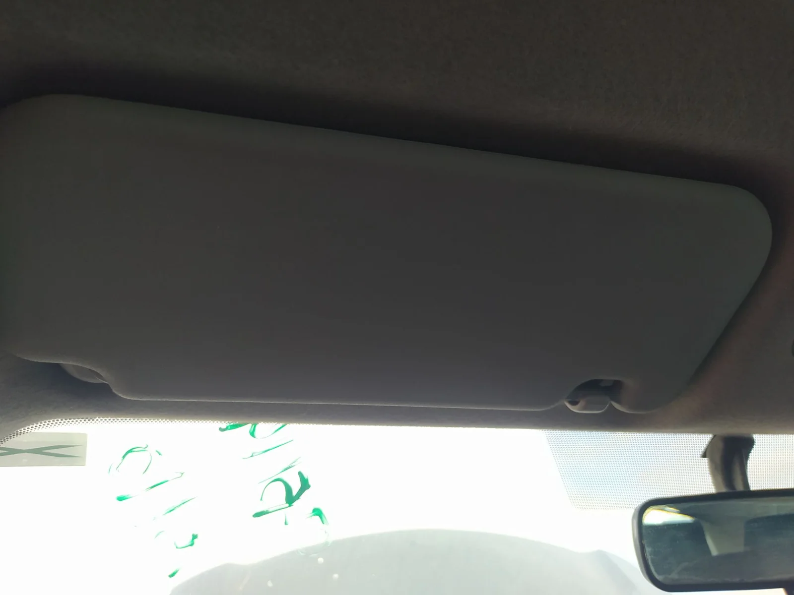 Foto de PARASOL IZQUIERDO TOYOTA YARIS (KSP9/SCP9/NLP9) 1.4 Turbodiesel CAT (90 CV / 66 KW)