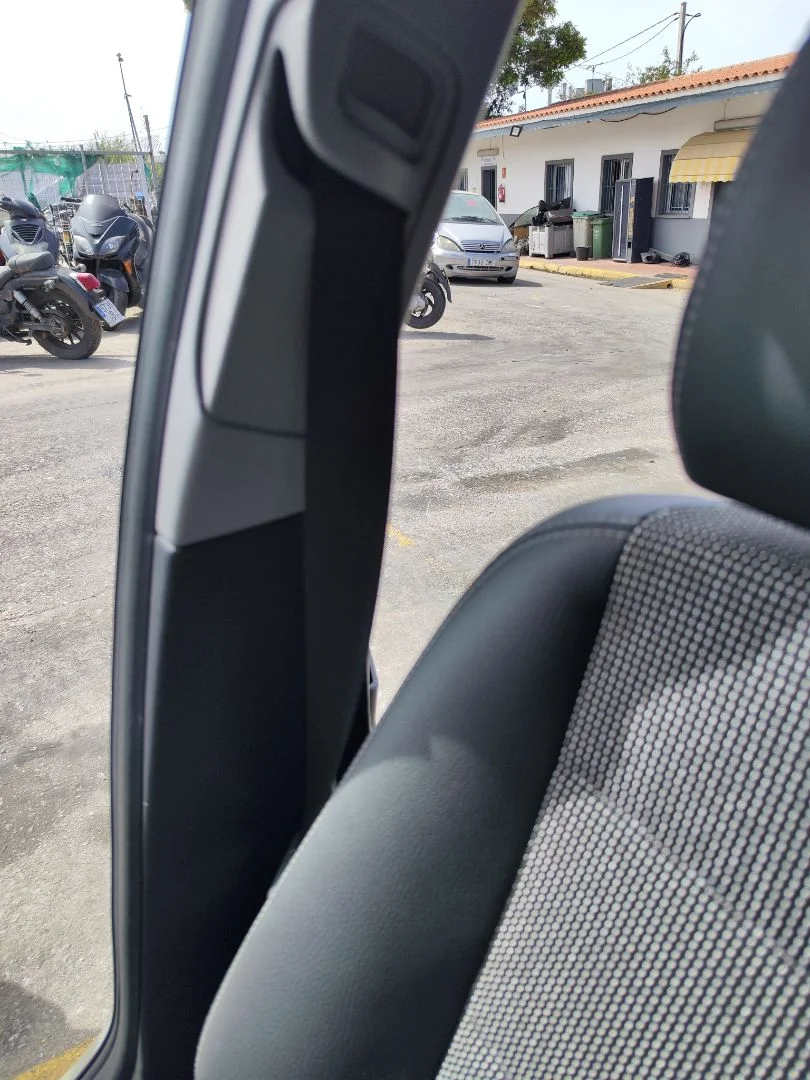 Foto de CINTURON SEGURIDAD DELANTERO DERECHO OPEL ASTRA H BERLINA 1.7 16V CDTI (110 CV / 81 KW) referencia 13296212
