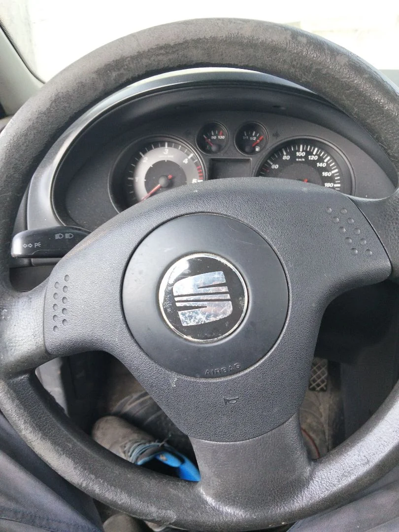 Foto de AIRBAG DELANTERO IZQUIERDO SEAT CORDOBA BERLINA (6L2) 1.9 SDI (64 CV / 47 KW) referencia 6L0858560D FKZ