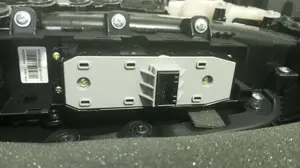 Foto de MANDO ELEVALUNAS DELANTERO DERECHO KIA NIRO (SG2) Híbrido 104 kW (1.6 Ltr. - 77 kW) (141 CV / 104 KW) referencia 93575G5400 foto 3