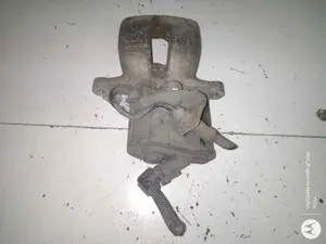 Foto de PINZA DE FRENO TRASERA DERECHA VOLKSWAGEN PASSAT BERLINA (3C2) referencia 70366813 foto 4