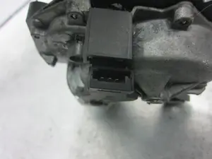 Foto de MOTOR LIMPIA TRASERO OPEL CORSA D 1.4 16V (90 CV / 66 KW) referencia 53027312 foto 3