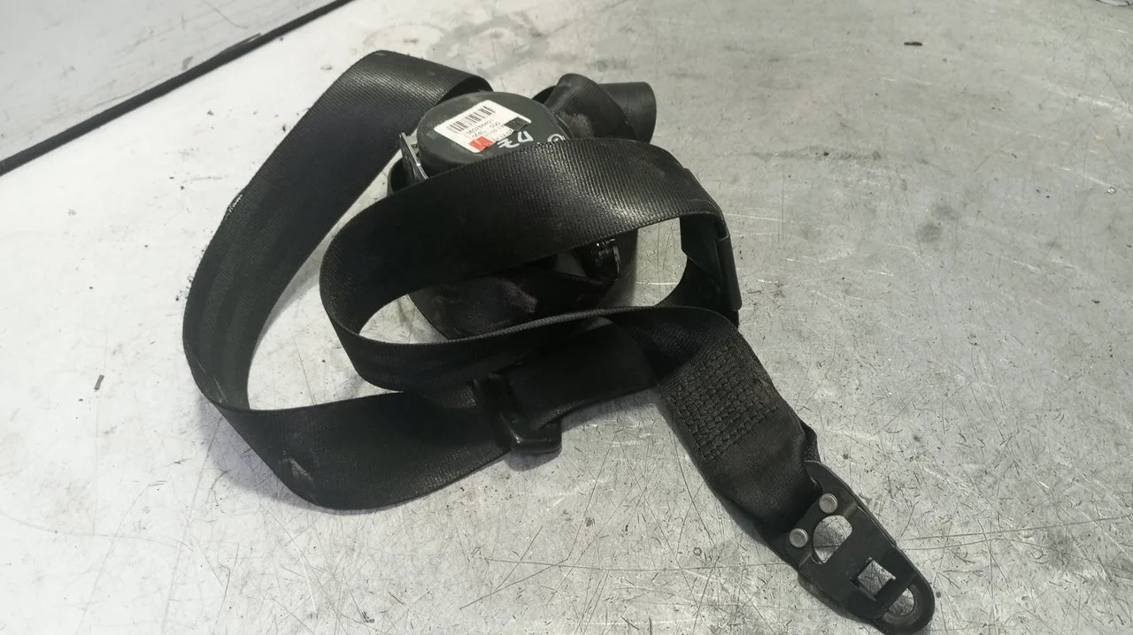 Foto de CINTURON SEGURIDAD DELANTERO IZQUIERDO AUDI A4 AVANT (8E) 3.0 V6 24V TDI (233 CV / 171 KW) referencia 560788401