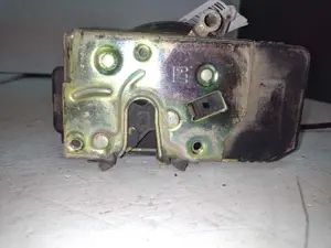 Foto de CERRADURA PUERTA DELANTERA IZQUIERDA OPEL ASTRA G BERLINA 1.7 16V DTI CAT (Y 17 DT / LR6) (75 CV / 55 KW) referencia 90561151 foto 3