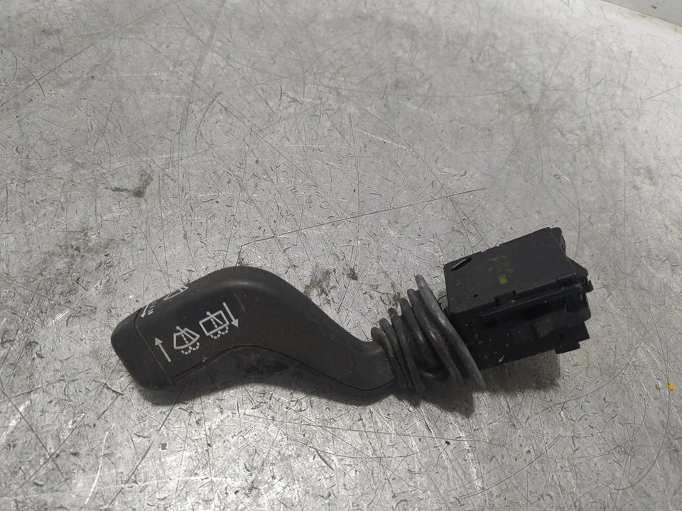 Foto de MANDO LIMPIA OPEL MERIVA 1.7 16V DTI CAT (Y 17 DT / LR6) (75 CV / 55 KW) referencia 09185413