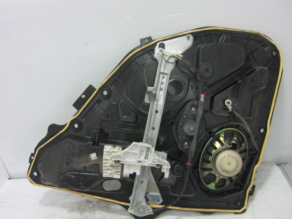 Foto de ELEVALUNAS TRASERO IZQUIERDO FORD FIESTA (CBK) 1.4 16V CAT (80 CV / 59 KW) referencia 1528043