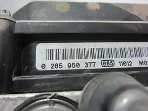 Foto de ABS RENAULT CLIO III 1.5 dCi Diesel FAP (75 CV / 55 KW) referencia 265950377 foto 5