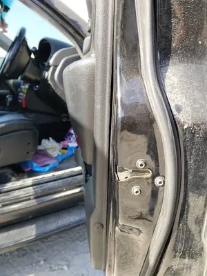 Foto de CERRADURA PUERTA DELANTERA DERECHA SSANGYONG REXTON 2.7 Turbodiesel CAT (160 CV / 118 KW)