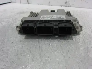 Foto de CENTRALITA MOTOR UCE CITROEN GRAND C4 PICASSO 1.6 16V HDi FAP (109 CV / 80 KW) referencia 9663786980 foto 4