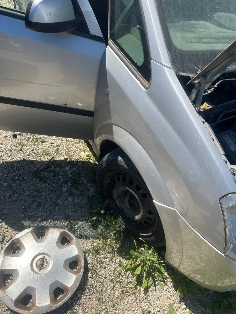 Foto de ALETA DELANTERA IZQUIERDA OPEL MERIVA 1.6 16V (101 CV / 74 KW) referencia 93174467