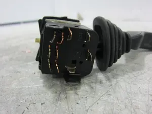 Foto de MANDO INTERMITENTES OPEL CORSA B 1.7 Diesel (57 CV / 42 KW) referencia 90221174 foto 3